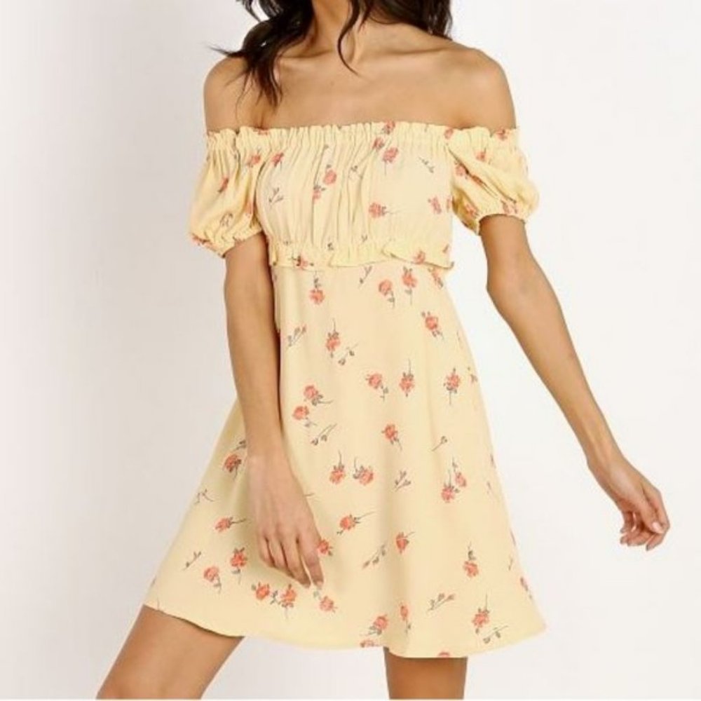 ✨ REVOLVE Off Shoulder Floral Yellow Dress